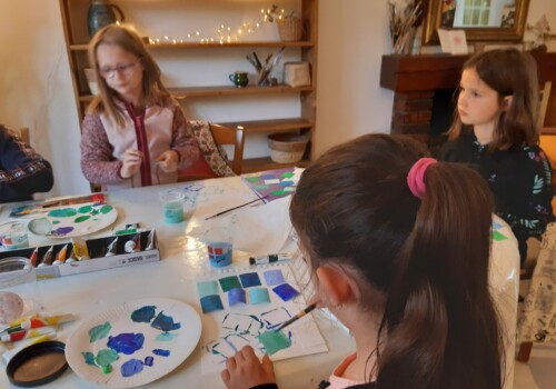 Visite de l'exposition 'la voix de l'eau' dans le cadre du Parcours Hélium 2022 avec les enfants de l'Atelier d'art esquisse