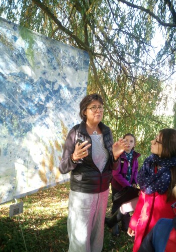 Visite de l'exposition 'la voix de l'eau' dans le cadre du Parcours Hélium 2022 avec les enfants de l'Atelier d'art esquisse